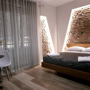 Koni's Tirana
