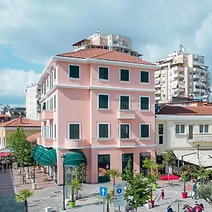 4* Otel Boka