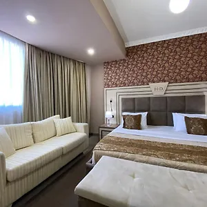 Hotel Deluxe, Tirana