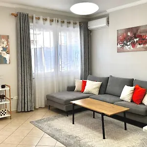 Quiet & Spacious Center - 4 Min Walk Tirana