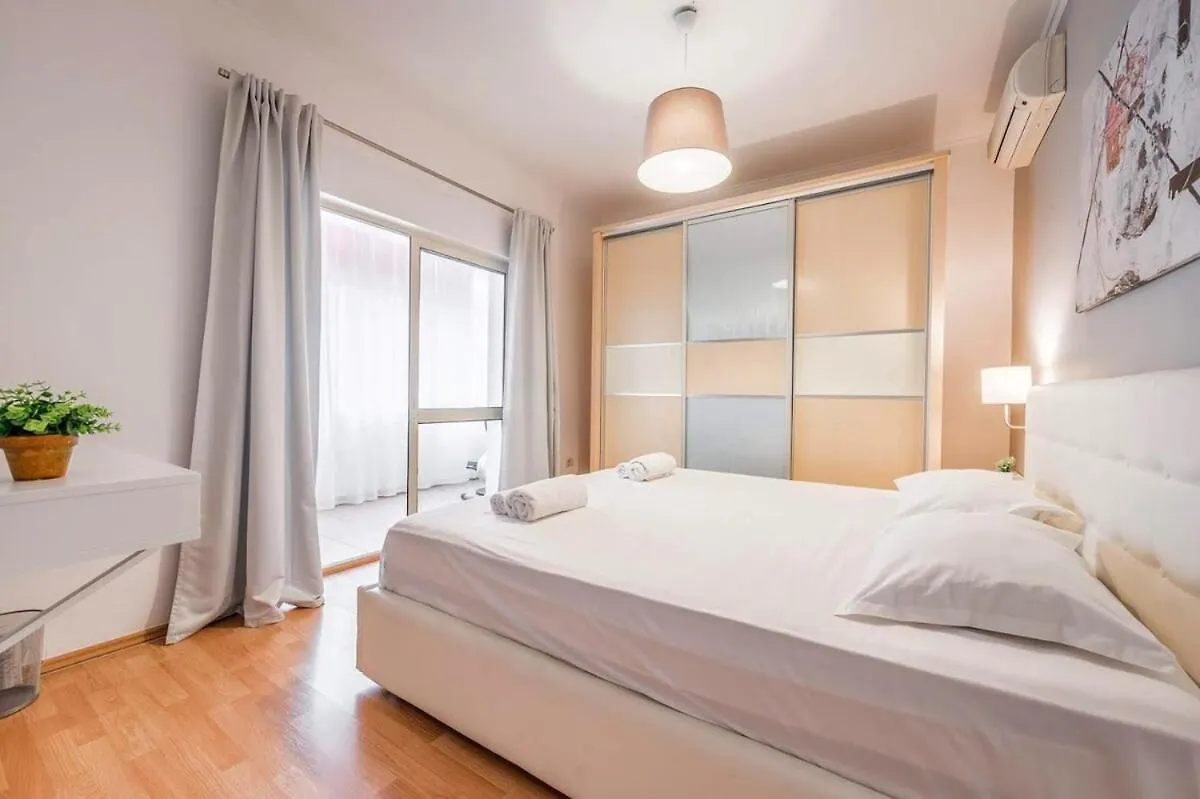 Pazari I Ri Painted View Apartment Tirana 0*,