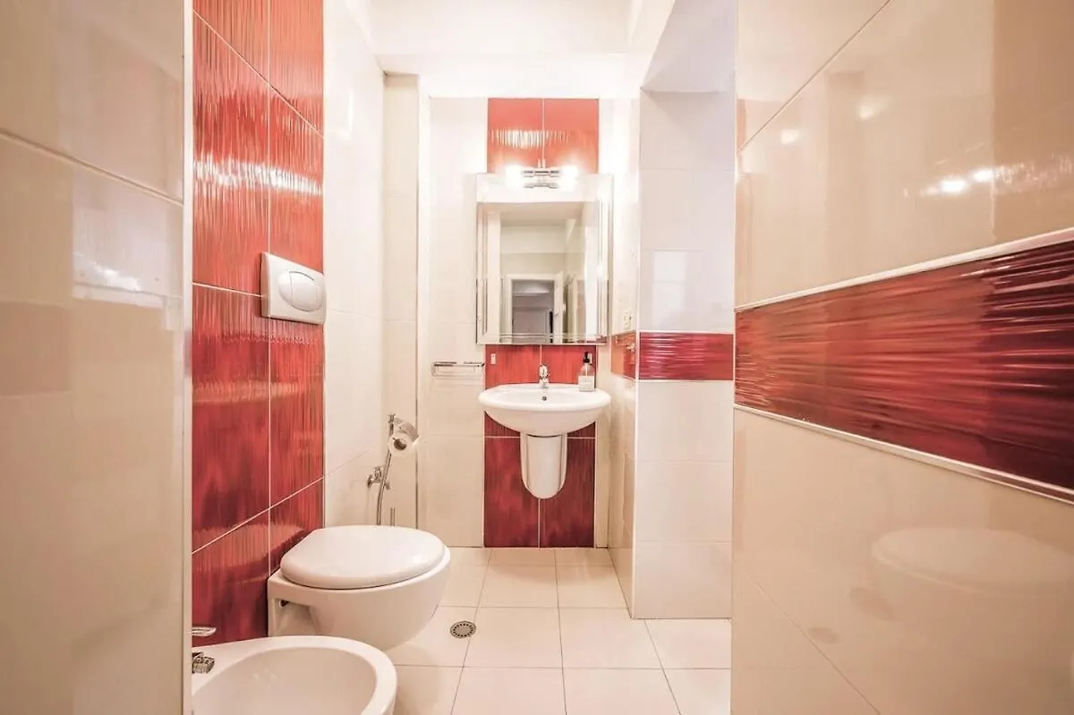 Pazari I Ri Painted View Apartment Tirana